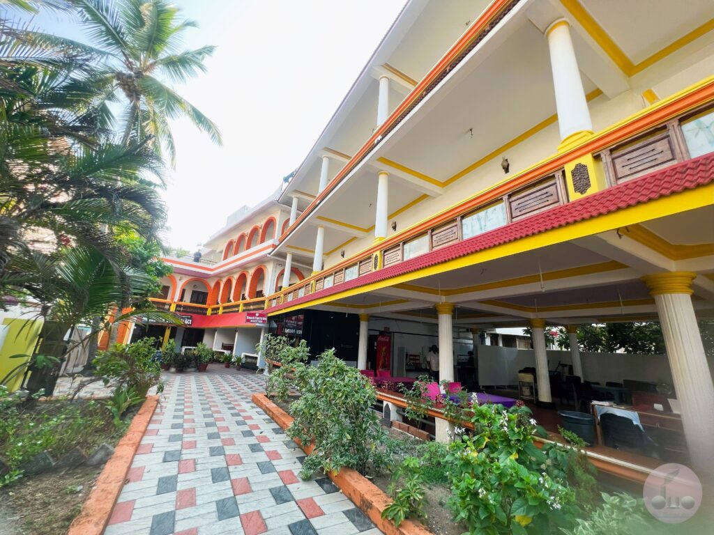 suggested stay in Kovalam beach flora inn