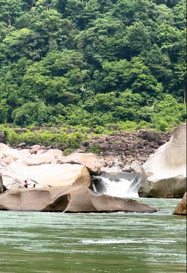 waterfall at the start of Dawki river at Shongpdeng